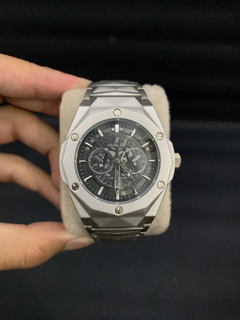 HB1 Black Dials Stainless Steel Watch For Men In Pakistan