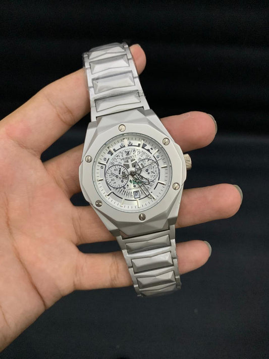 HB2 White Dials Stainless Steel Watch For Men In Pakistan
