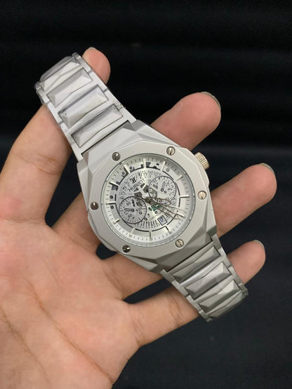 HB2 White Dials Stainless Steel Watch For Men In Pakistan